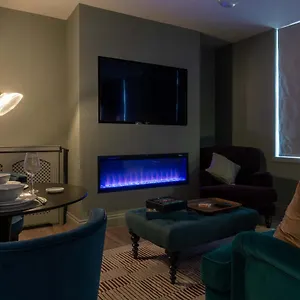 Beautiful Modern 1 Bedroom Apartment, Centre Apartment Bath
