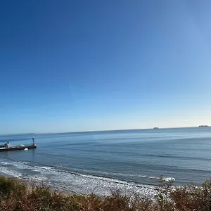 Beachfront Retreat 3 Bedroom 3 Bathroom Seaside With Free Parking Apartment Bournemouth